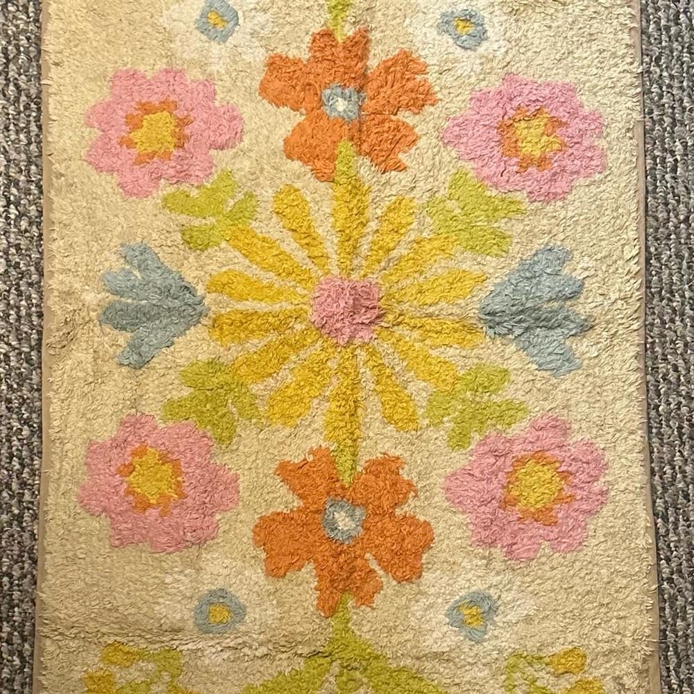 Natural Life Floral Patterned Rug with Pastel Flowers